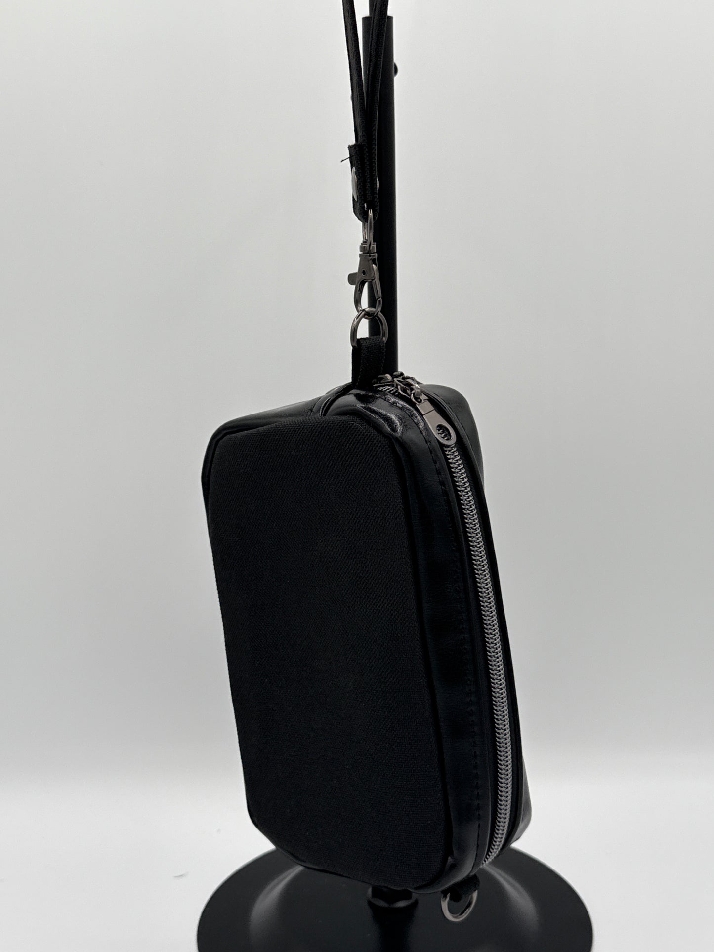 Tiny Cata Wristlet