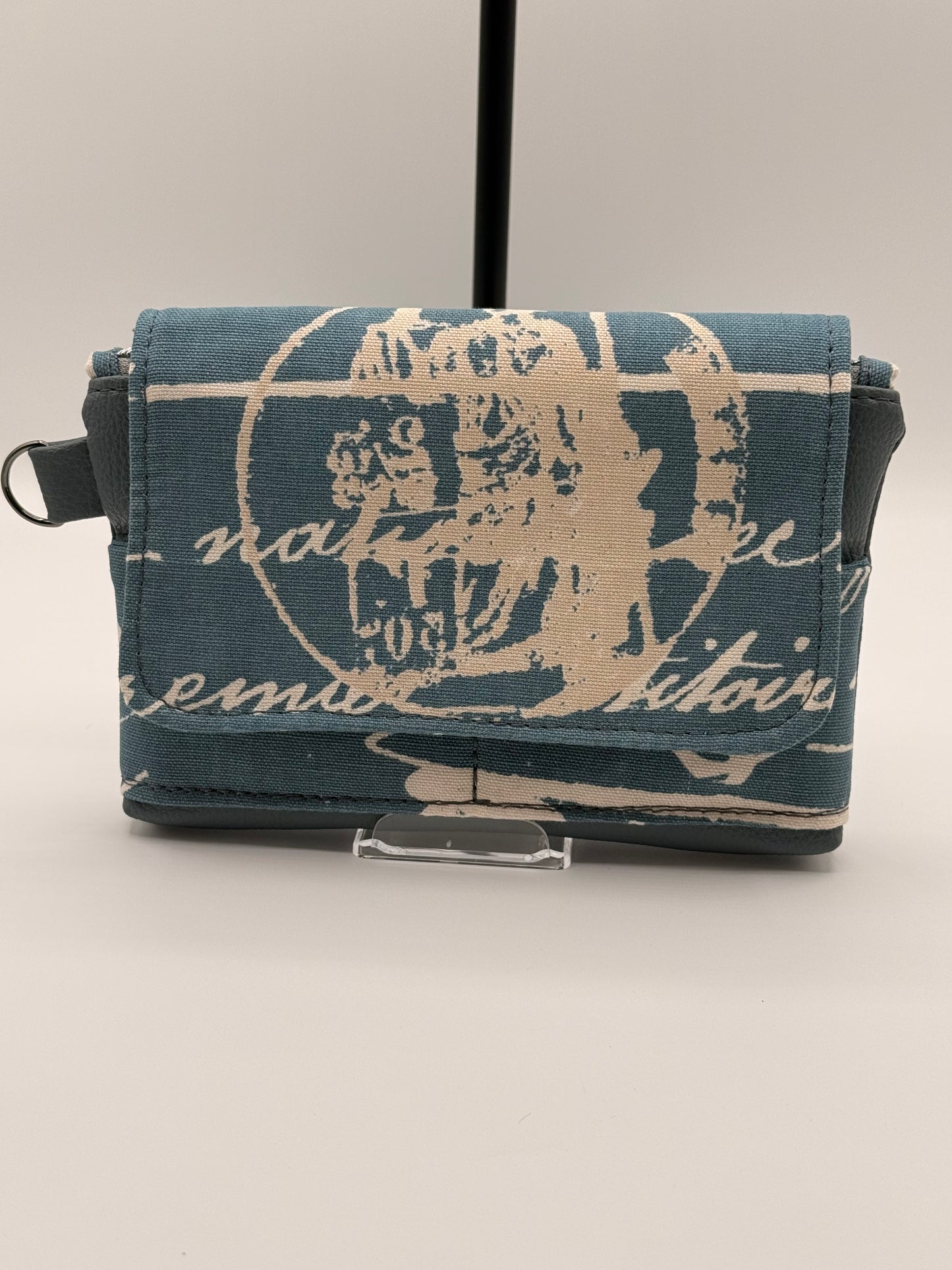 Alice wristlet
