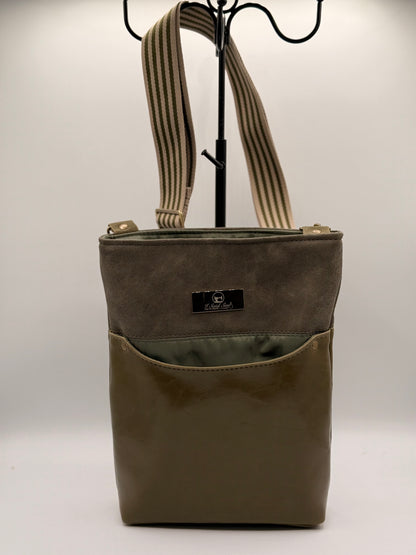 The Teloujay Crossbody Bag - Vinyl