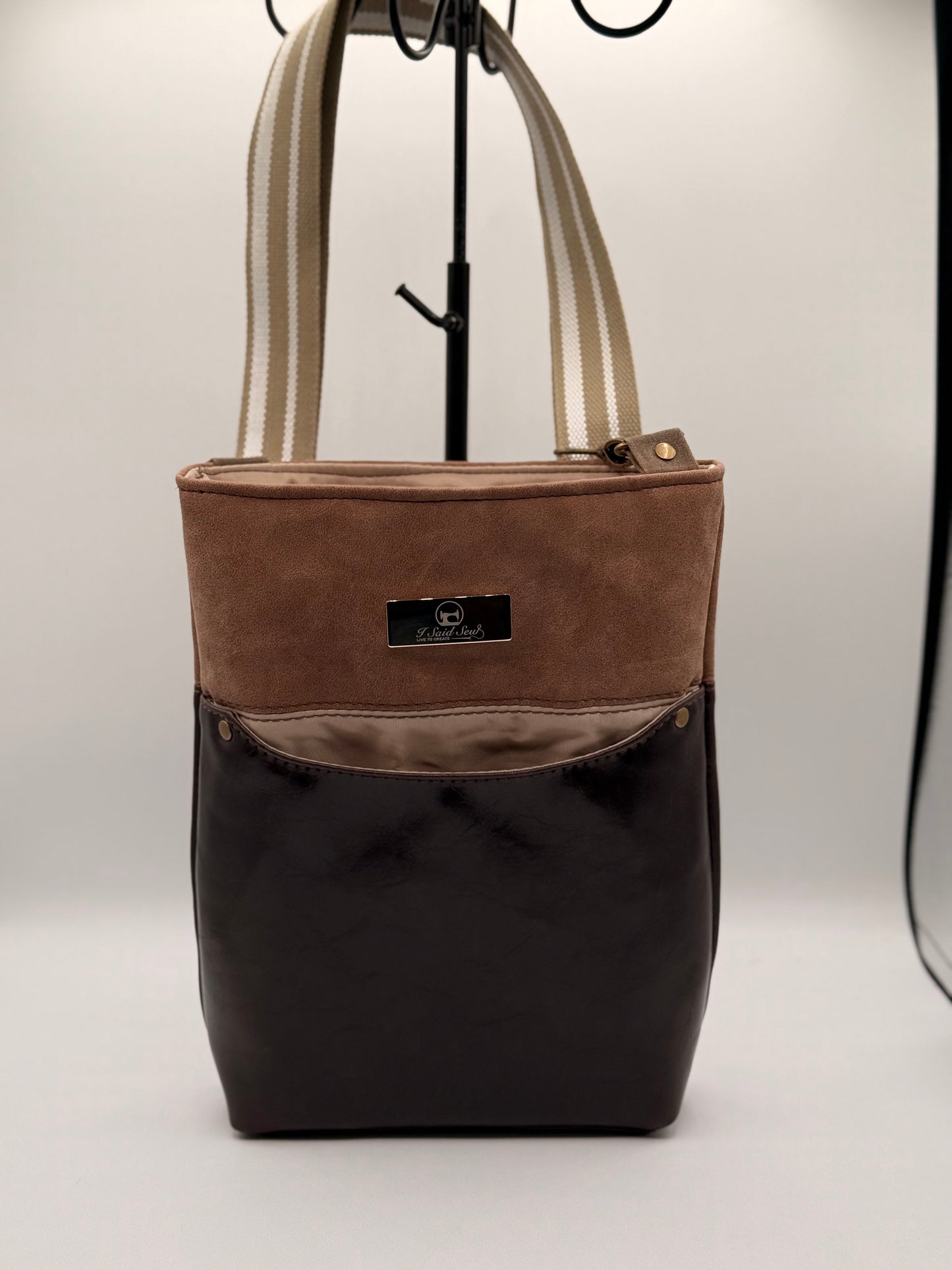 The Teloujay Crossbody Bag - Vinyl